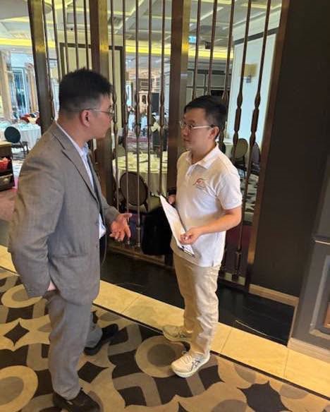 食環署提醒餐廳若無「證」,即代表未可讓狗狗進入。 食環署提醒餐廳若無「證」,即代表未可讓狗狗進入。