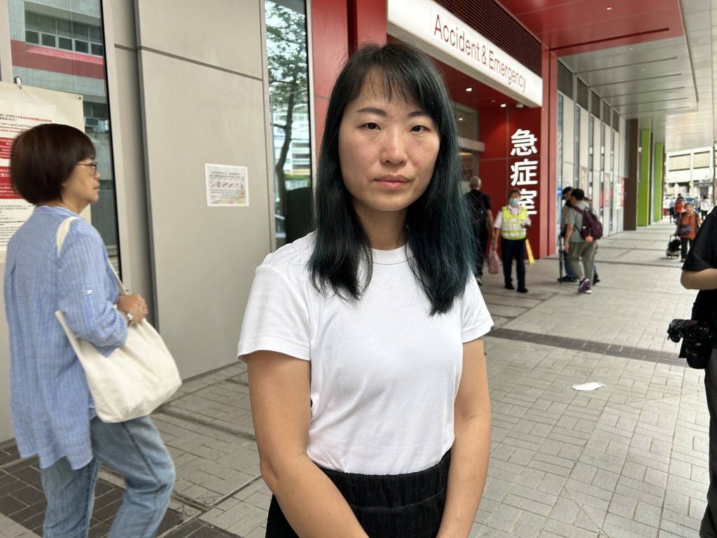 工業傷亡權益會總幹事蕭倩文同樣對破紀錄極端酷熱下僅發出黃色警告感到難以理解。 工業傷亡權益會總幹事蕭倩文同樣對破紀錄極端酷熱下僅發出黃色警告感到難以理解。