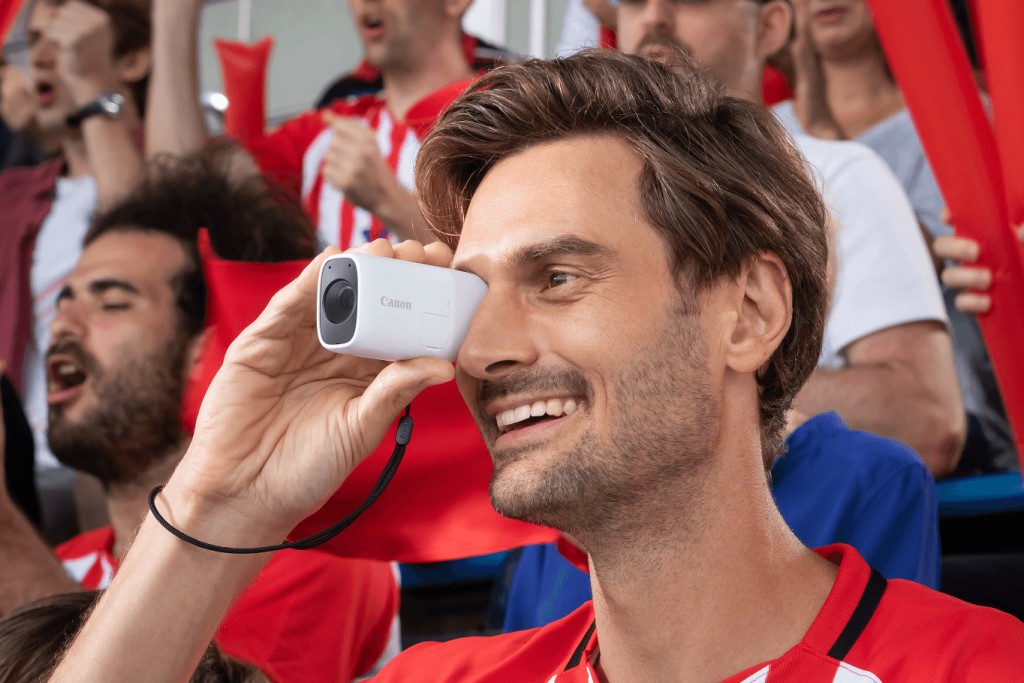 PowerShot ZOOM機身輕巧。網圖