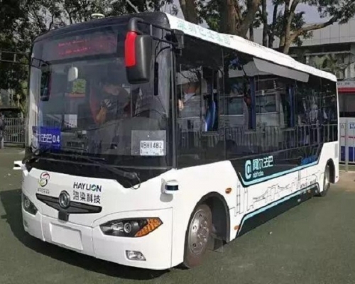 深圳「无人驾驶」巴士上周六在福田保税区上路测试。网图