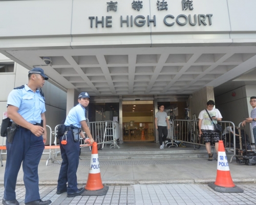 警方已接手調查陪審員在法庭內被拍攝事件。