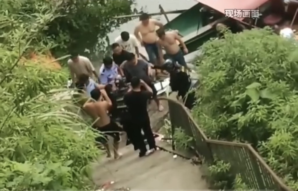 湖南男子潛水失聯5日後獲救。瀟湘晨報 湖南男子潛水失聯5日後獲救。瀟湘晨報