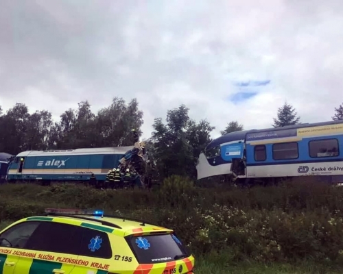 捷克發生火車相撞事故。網圖