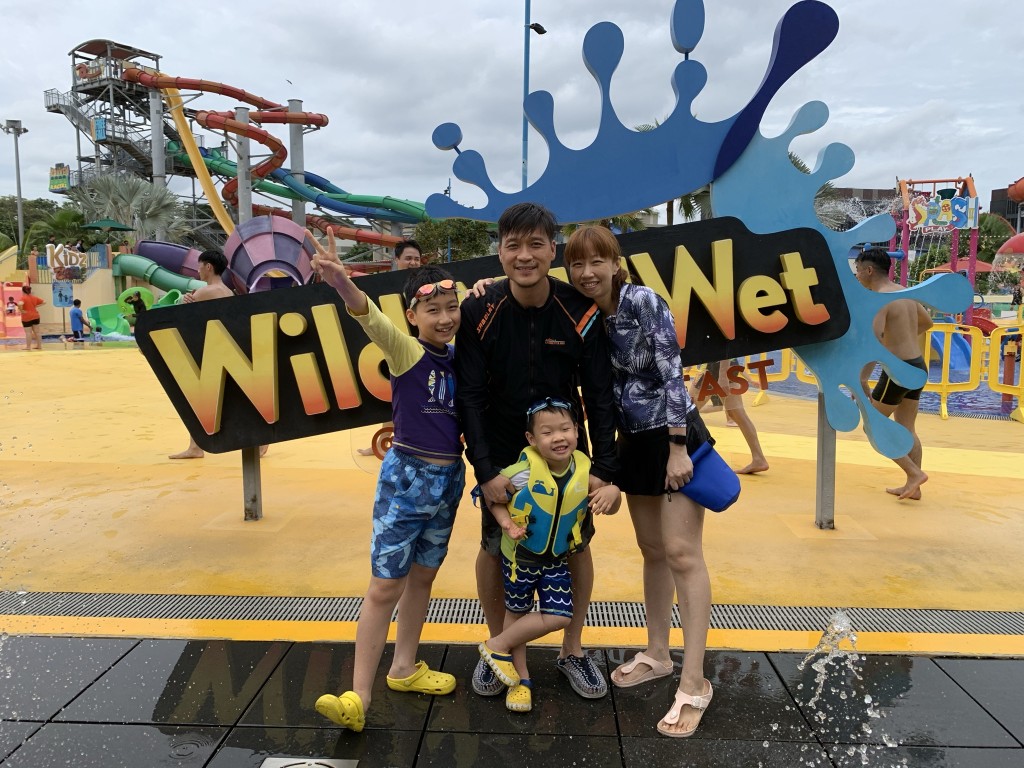 移居之後,Eunice與家人適應新生活之餘也把握時間共處,例如一起到水上樂園。 移居之後,Eunice與家人適應新生活之餘也把握時間共處,例如一起到水上樂園。