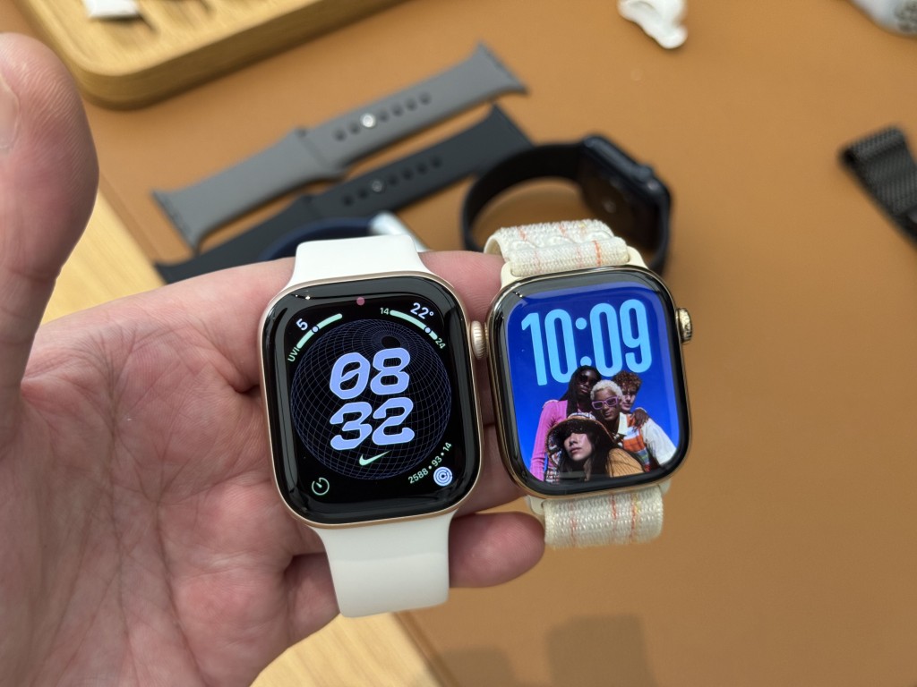 Apple Watch Series 10錶面由過去41mm及45mm增至42mm（圖右）及46mm（圖左）。