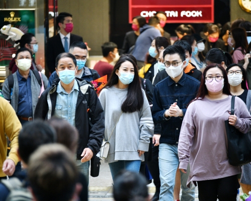 消息指本港今增少於10宗確診個案。 資料圖片
