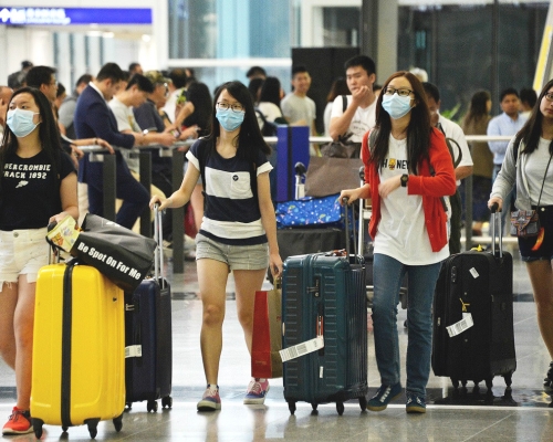 機場將於假期期間安排額外人手於客運大樓協助旅客。資料圖片