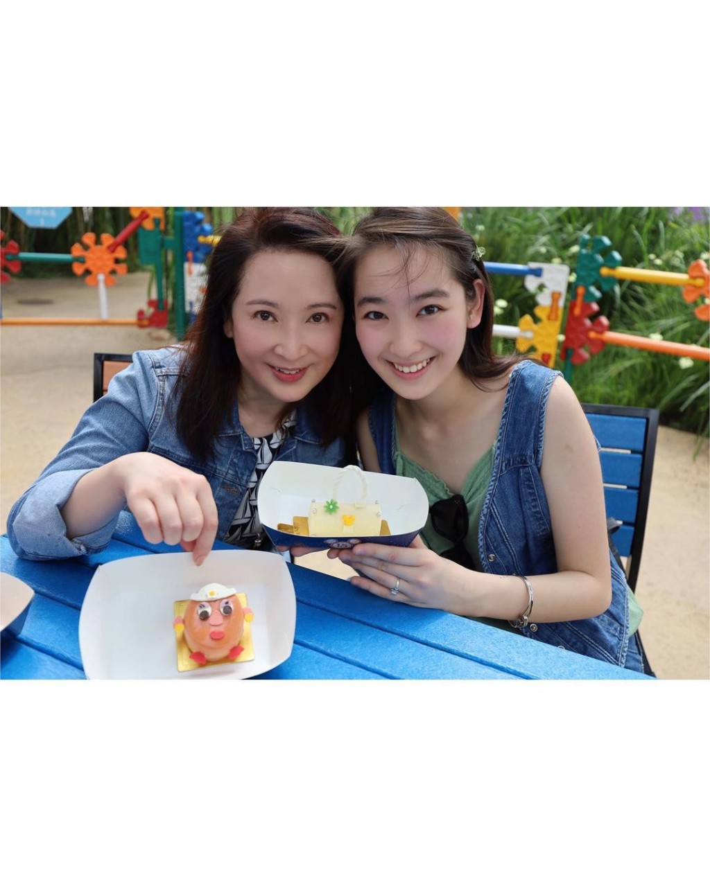 Ashley和媽咪龔慈恩。