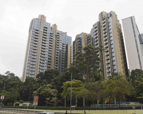 何文田傲玟延期交樓。