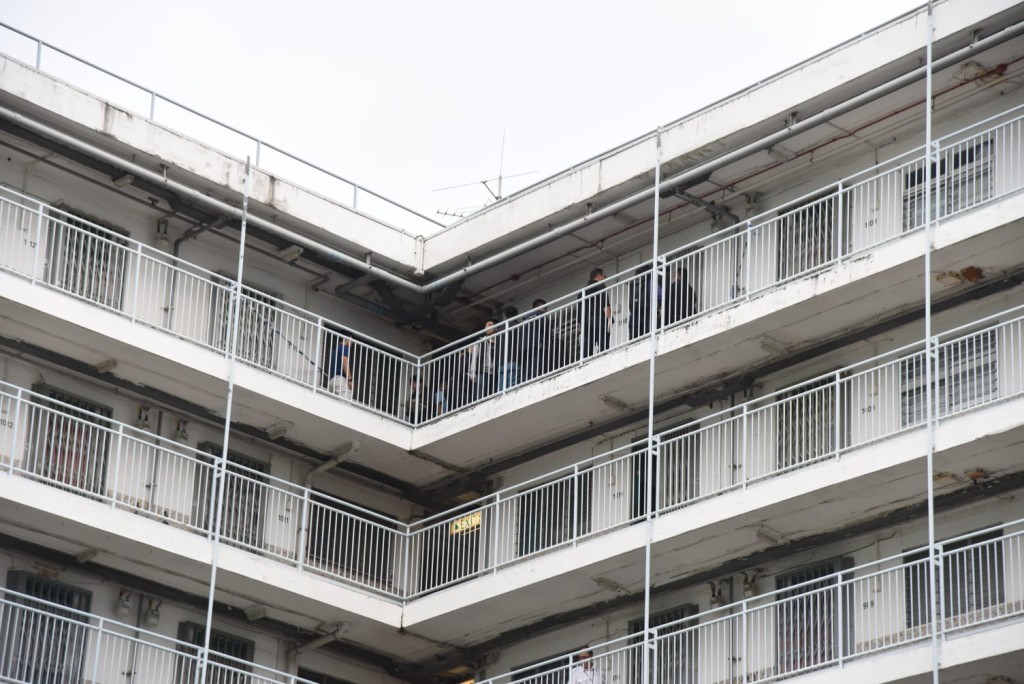 警員到南山邨調查