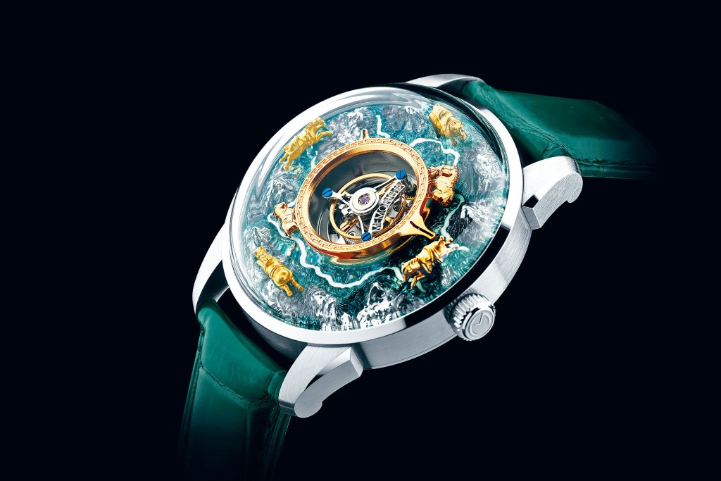 這款名為「盛唐六駿」的立體微雕腕表，是萬希泉首款中置陀飛輪腕表，搭載的手上鏈機芯，採用穩定性更高的雙層對向無卡度游絲，使走時精準度得以進一步提高。設計上，充分利用了中置陀飛輪使表盤空間呈環狀的設計，更能展現黃金駿馬環繞中國名山、長江和黃河的壯麗情景。