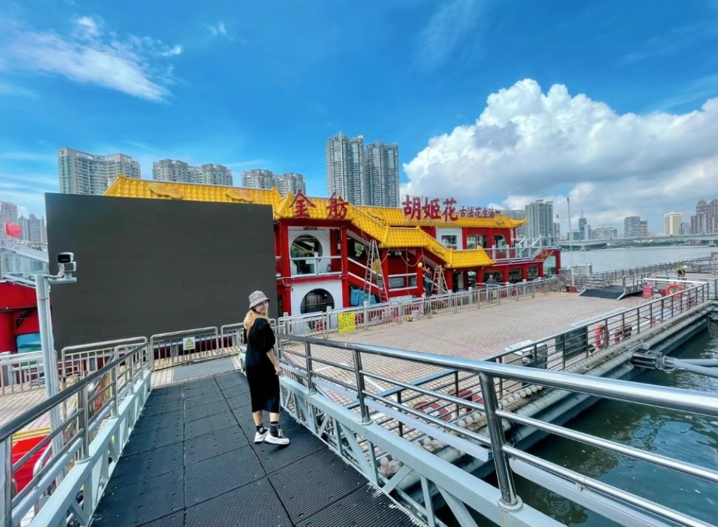 广州饮茶+免费珠江游船河2024｜广州水上茶居 大沙头码头店的「金舫号」只提供登船饮茶，注意船不开动。