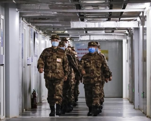 軍方支援湖北醫療隊撤出武漢。