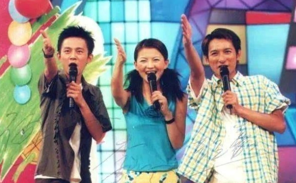 李湘(中)曾主持湖南衛視《快樂大本營》。 李湘(中)曾主持湖南衛視《快樂大本營》。