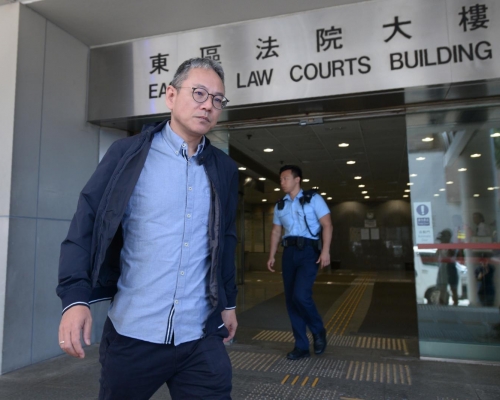 首被告李為民獲准以現金1萬元保釋外出。