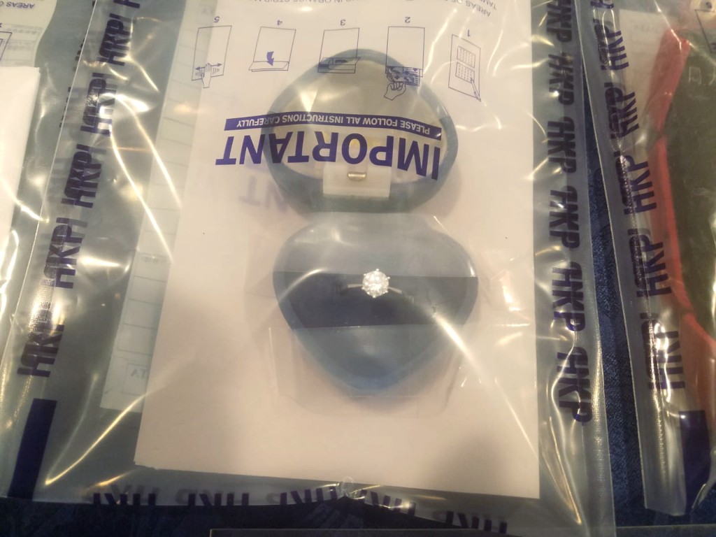 搜出贓物有鑽石首飾