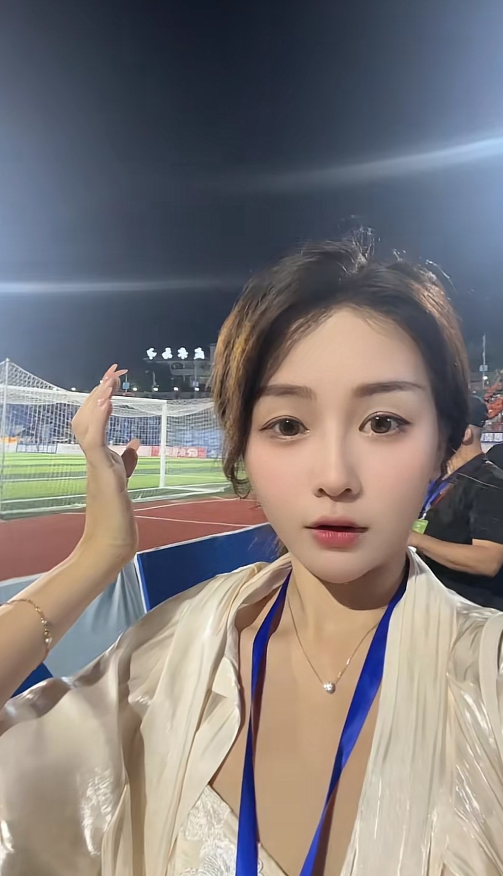 湖南女主播遭包裹炸傷毀容。抖音@思思Alora 湖南女主播遭包裹炸傷毀容。抖音@思思Alora
