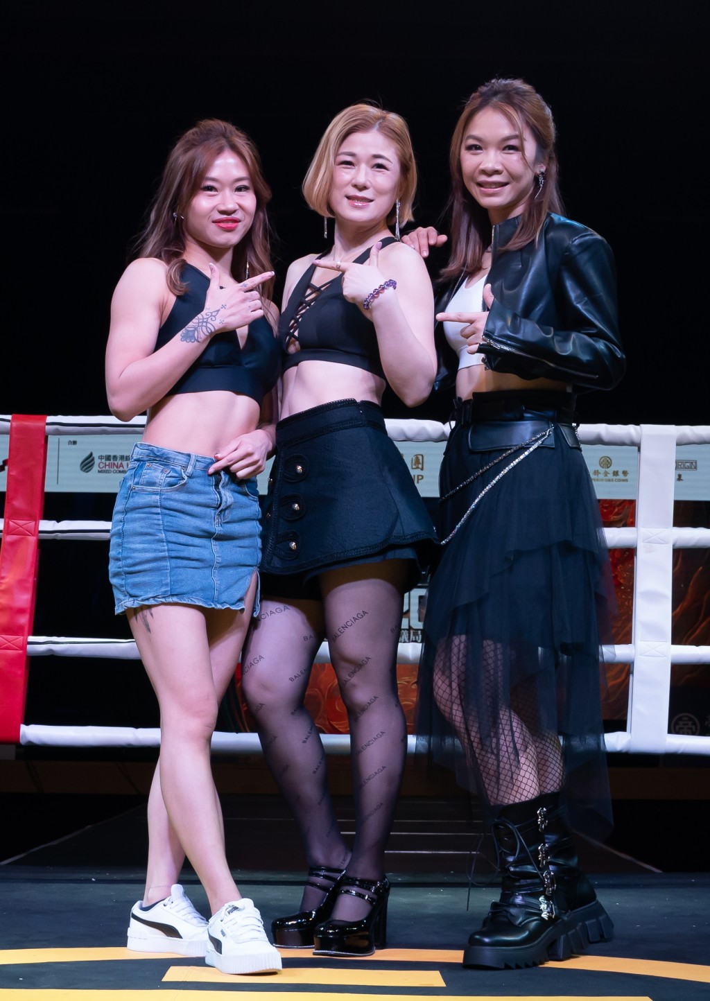 三位Shoot Girl參賽者：（由右至左）曾海蘭（Nana）、姚婛婛（堅姐）、蔡嘉敏。中國香港綜合搏擊總會圖片
