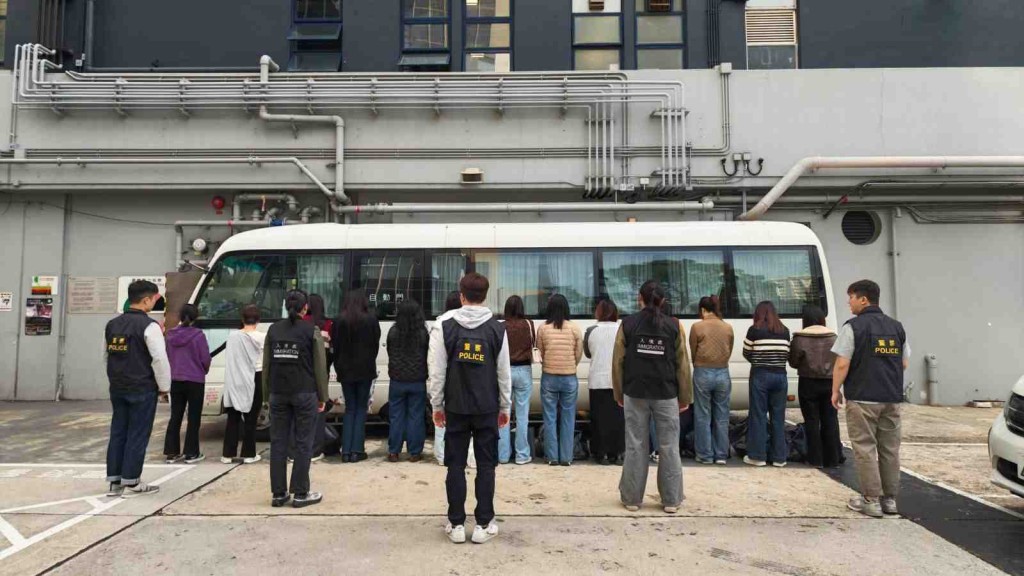 警聯同入境處打擊黑工及非法入境者 拘捕17人。警方圖片