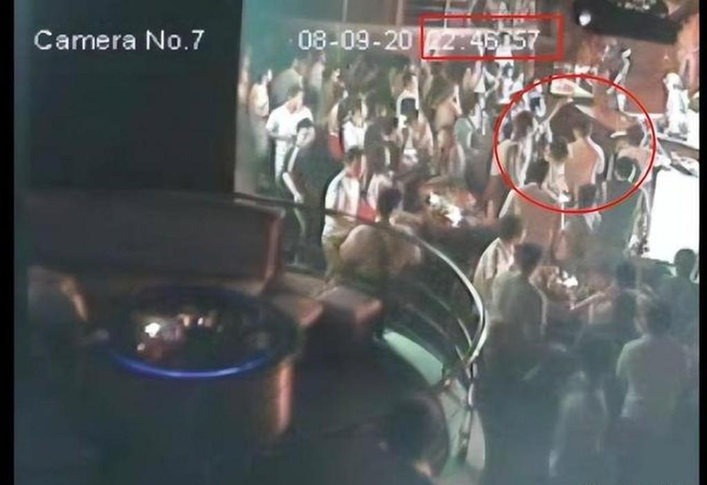 舞王俱樂部內閉路電視拍下的火災發生前的畫面。