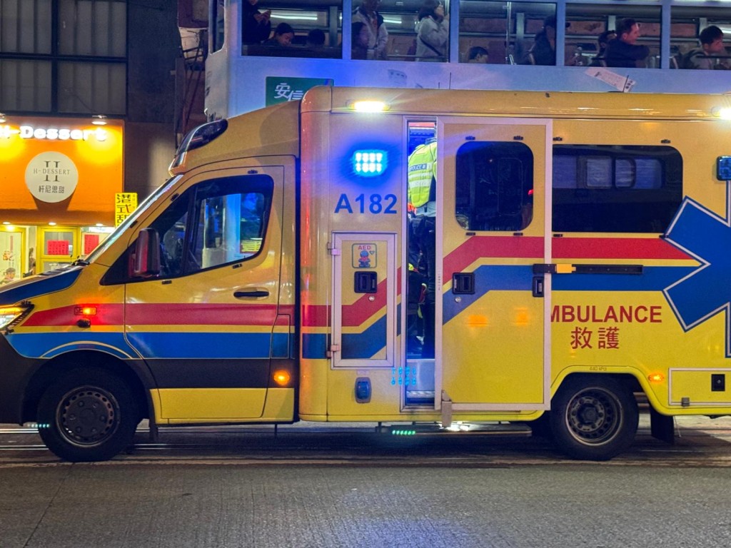 傷者送律敦治醫院治理。讀者提供