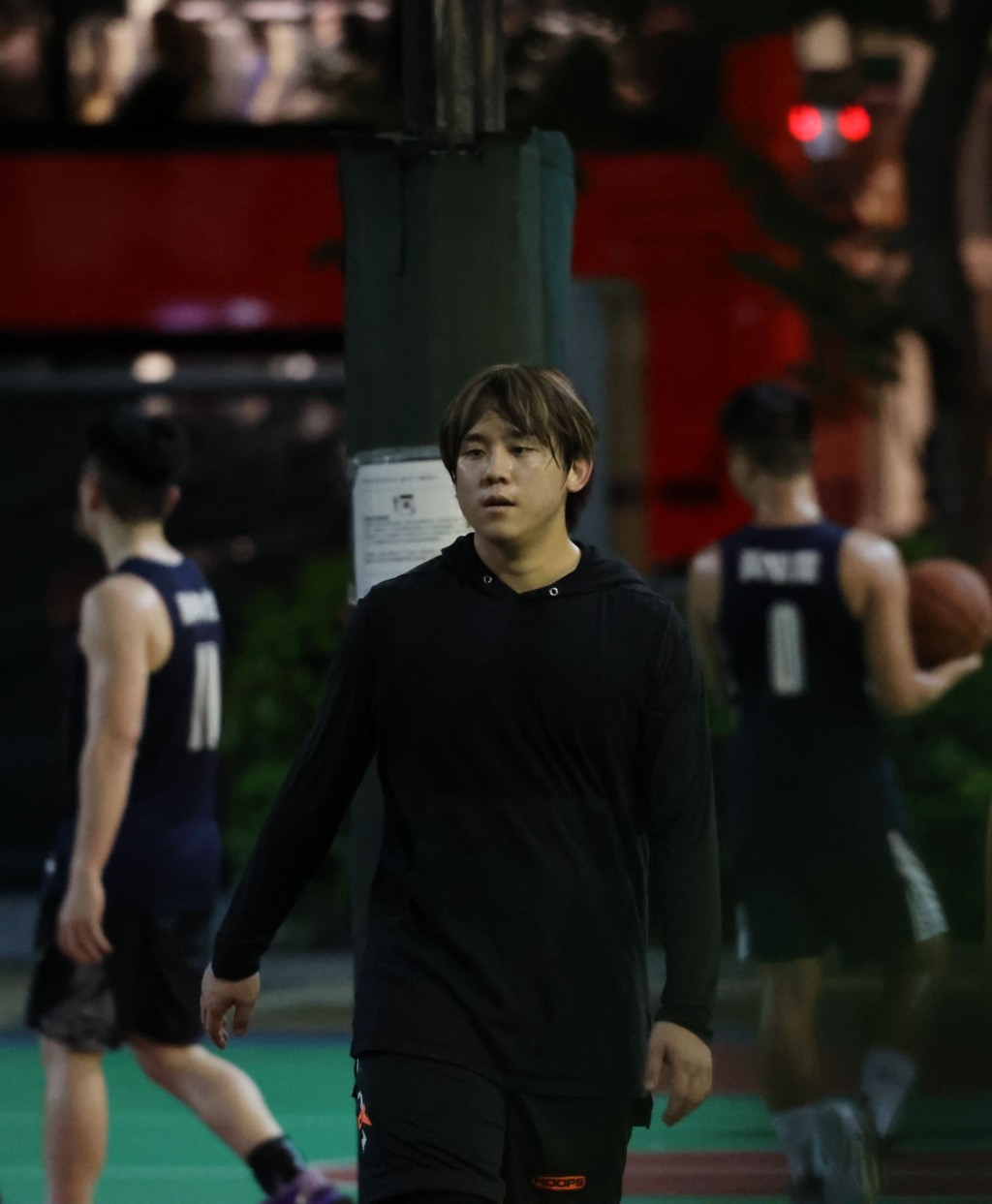 MIRROR停工，姜濤經常被拍攝到去維園打籃球。
