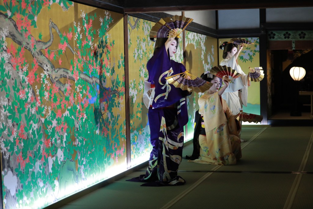 品牌为参与是次京都发布活动的嘉宾，安排了日本传统艺技表演。