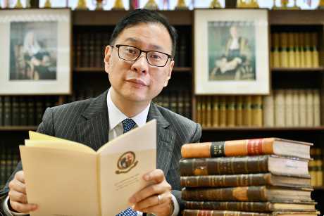 杜淦堃指，香港的金融及法治制度完善，凭着独特优势，为不少海内外企业提供国际法律及仲裁服务。　卢江球摄
