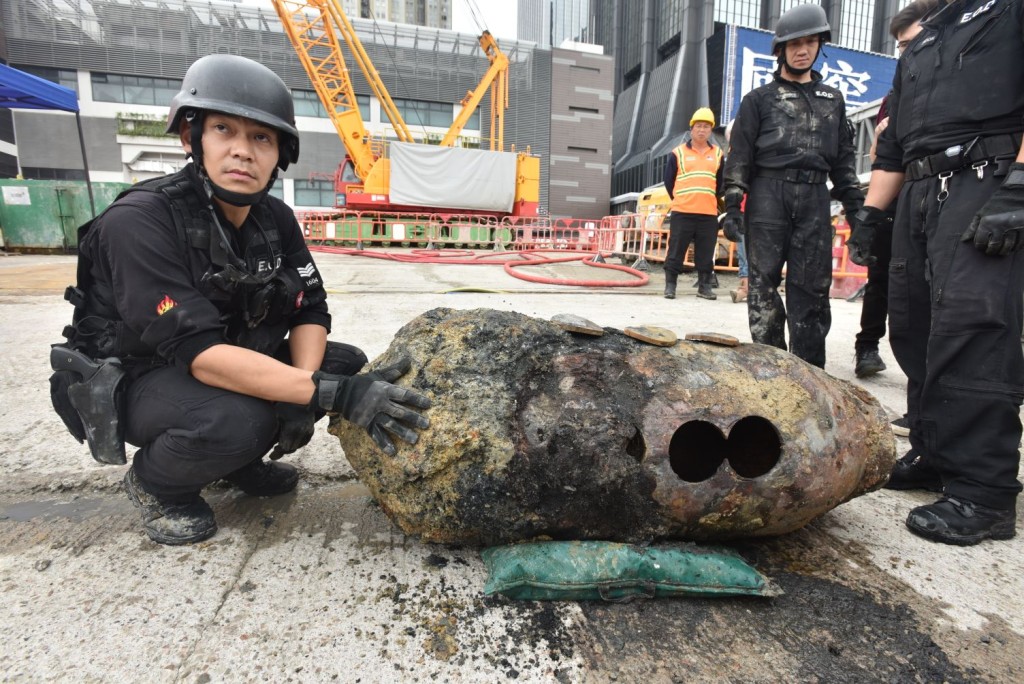 警方爆炸品處理組已拆除炸彈。