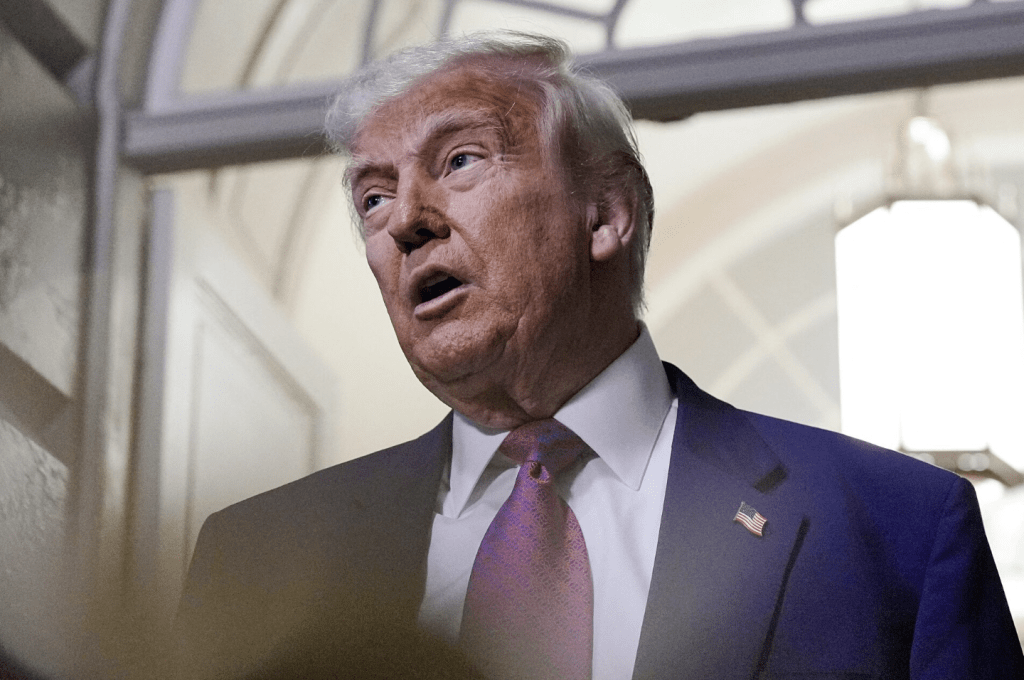 減稅法案已於上月通過眾議院,目前正提交參議院審議,若通過將成為特朗普第二任期內的重大立法勝利。路透社 減稅法案已於上月通過眾議院,目前正提交參議院審議,若通過將成為特朗普第二任期內的重大立法勝利。路透社