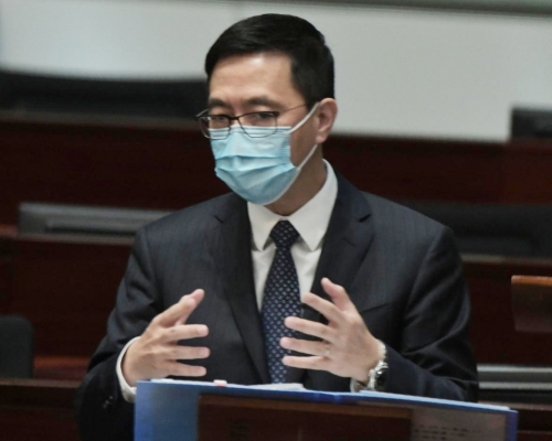 楊潤雄指,教師如涉嚴重違法行為學校需審慎暫停其職務。