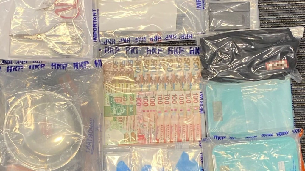 警方檢獲的部分證物。警方提供