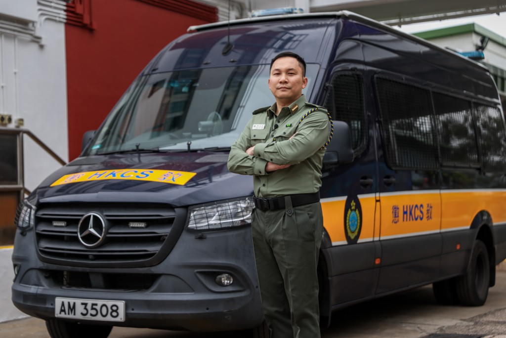 懲教署助理署長（行動）陳少恒表示，首批學員已接受「安全有效控制戰術證書」課程。