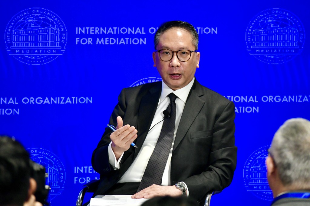 袁國強認為香港能同時擁有兩項法例已屬相當難得,應持續檢視其實施效果及實際運作情況。 袁國強認為香港能同時擁有兩項法例已屬相當難得,應持續檢視其實施效果及實際運作情況。
