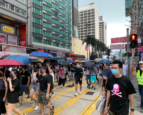 香港仍然有示威。