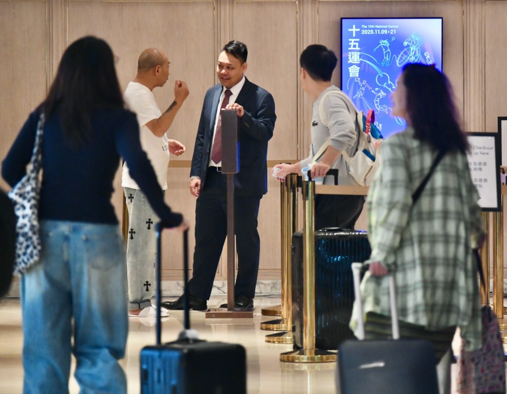 酒店已於公共區域設置全運會主題裝飾,包括電子海報、吉祥物「喜洋洋」與「樂融融」的佈置。 酒店已於公共區域設置全運會主題裝飾,包括電子海報、吉祥物「喜洋洋」與「樂融融」的佈置。