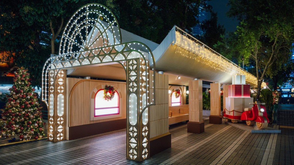 香港繽紛冬日巡禮中環「冬日小鎮」。旅發局網站圖片 香港繽紛冬日巡禮中環「冬日小鎮」。旅發局網站圖片