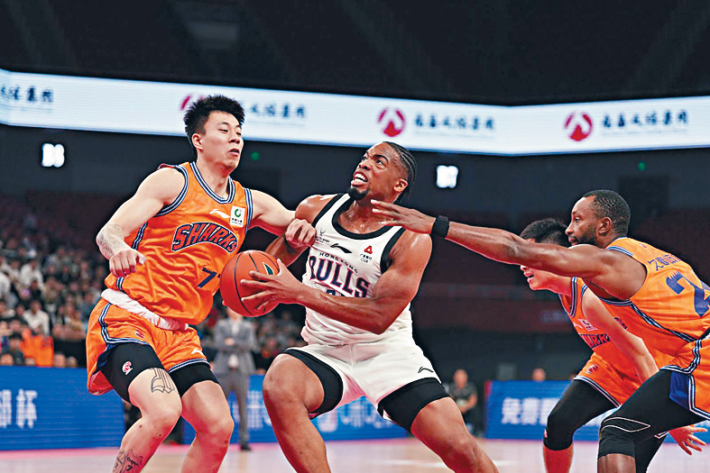 香港金牛在CBA俱樂部盃賽中，曾兩度戰勝CBA球隊。