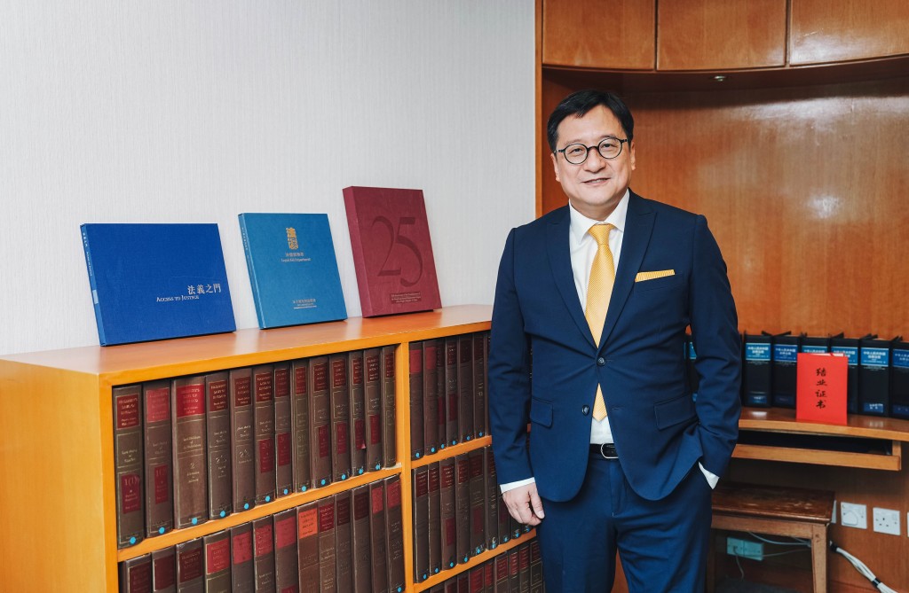 法援署署長陳澤銘接受《星島》專訪。 法援署署長陳澤銘接受《星島》專訪。