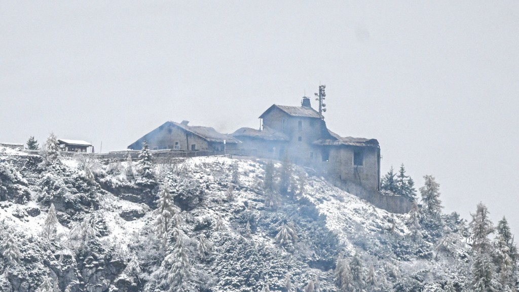 希特拉度假別墅「鷹巢」位於高山上,降雪下救火困難。 美聯社 希特拉度假別墅「鷹巢」位於高山上,降雪下救火困難。 美聯社
