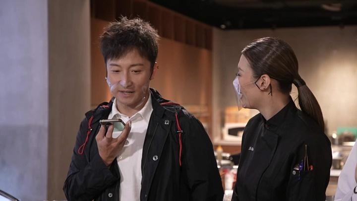小方慘遭媽媽請食檸檬。