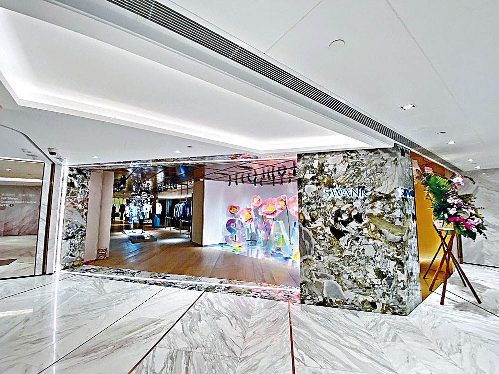 新店增設The Exhibition、Atrium空間及Unisex區城，展出新引入品牌的特色作品，或可用作舉行Pop Up活動。