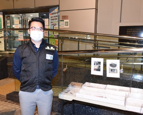 警方展示檢獲的爆竊工具。