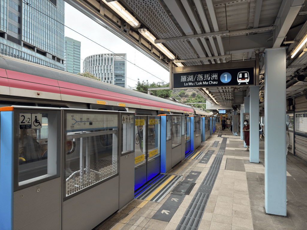 一名內地女碩士生日前乘搭東鐵綫頭等車廂時遇上港鐵查票。資料圖片 一名內地女碩士生日前乘搭東鐵綫頭等車廂時遇上港鐵查票。資料圖片