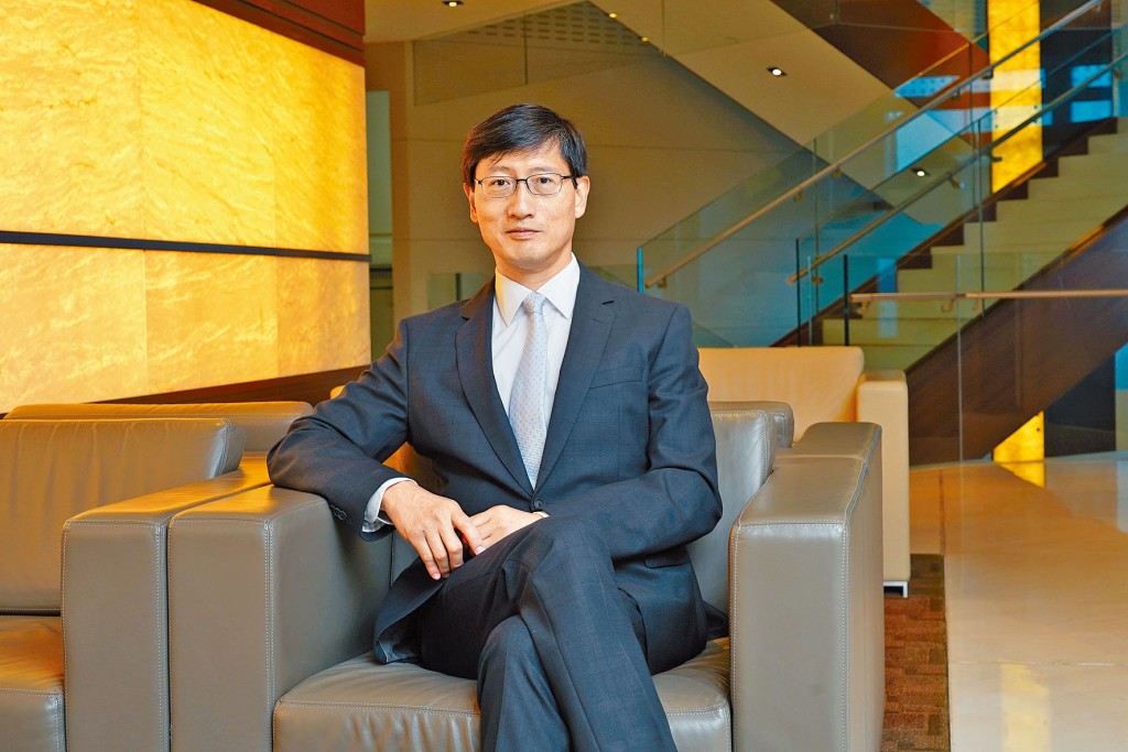 恒基韓家輝表示，個人估計樓市短期內會出現反彈，今年樓價走勢維持平穩。