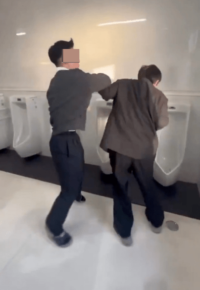 然後又是一拳錘面。X@seikatsuhogo_mu