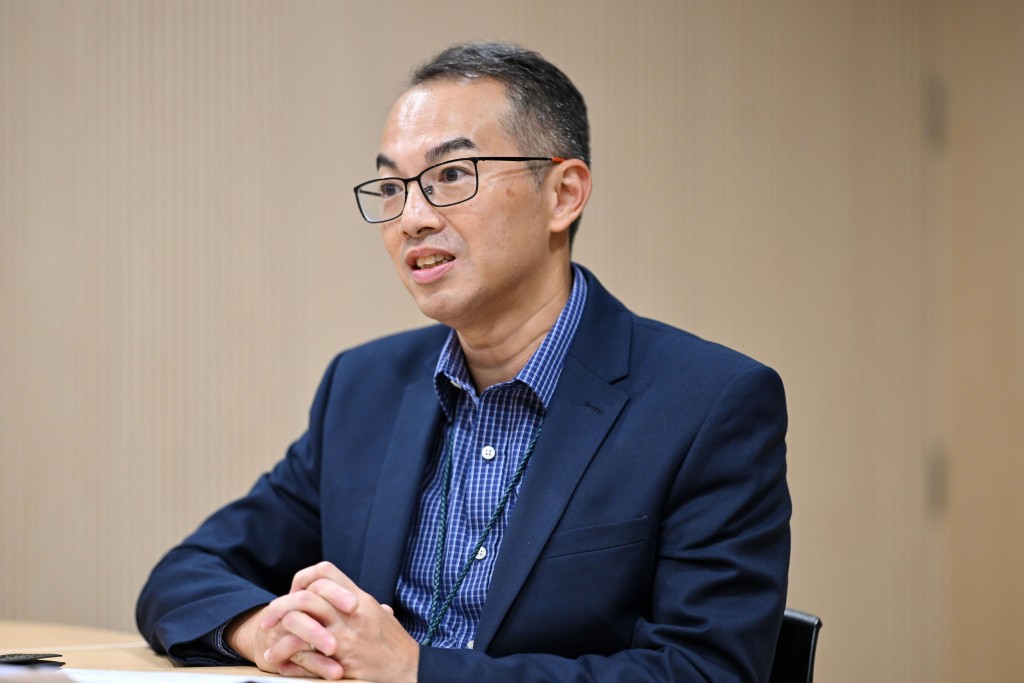 李浩峰指，三跑啟用後，機場每小時的升降容量由68班提升至最多102班，升降的位置十分充裕。
