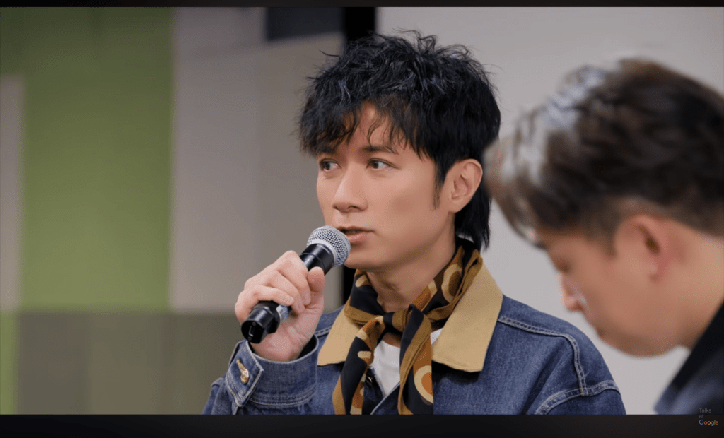 古巨基座右銘「唔試唔知時運高」。 古巨基座右銘「唔試唔知時運高」。