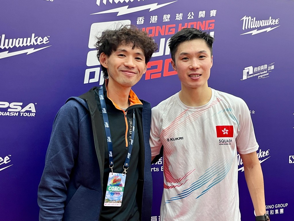 梁子軒（右）今個月起開始跟前香港壁球一哥李浩賢學藝，他認為對方多年的寶貴比賽經驗有助自己比賽，後者希望協助師弟增強自信心。徐嘉華攝