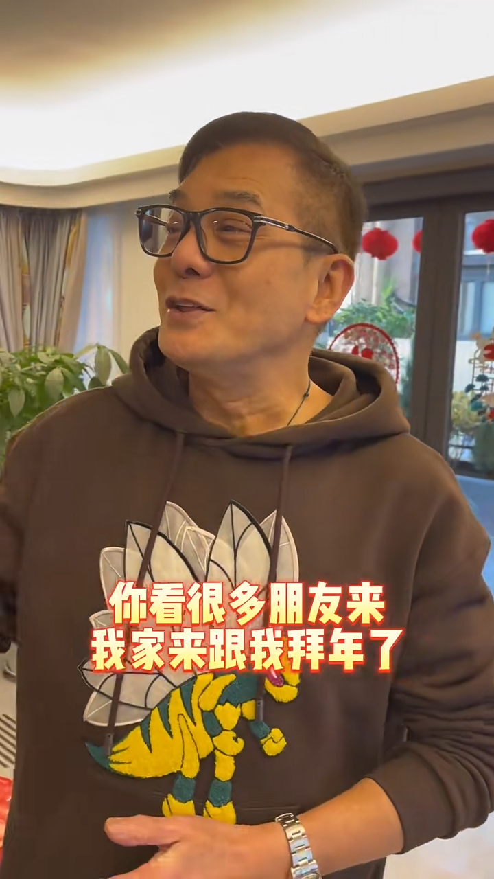 李國麟一如往年，在年初三邀請朋友到家中拜年。